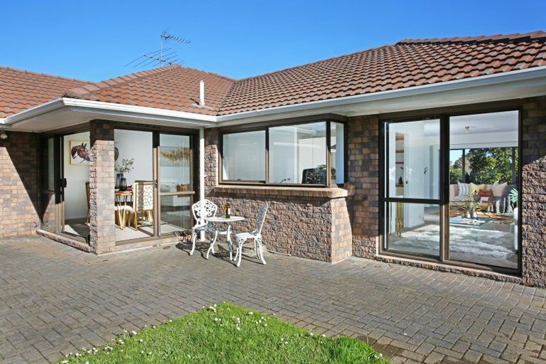 Photo of property in 52 Bob Charles Drive, Golflands, Auckland, 2013