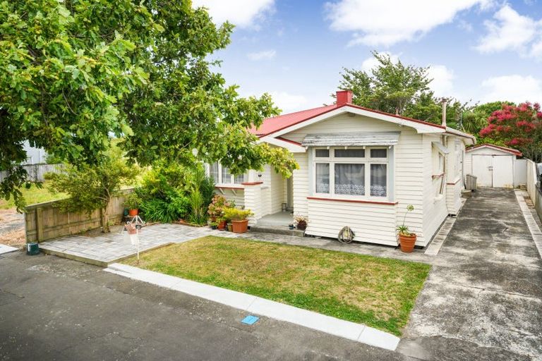 Photo of property in 35 Stewart Crescent, Hokowhitu, Palmerston North, 4410