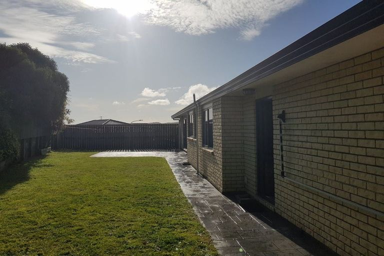 Photo of property in 2 Comber Place, Johnsonville, Wellington, 6037