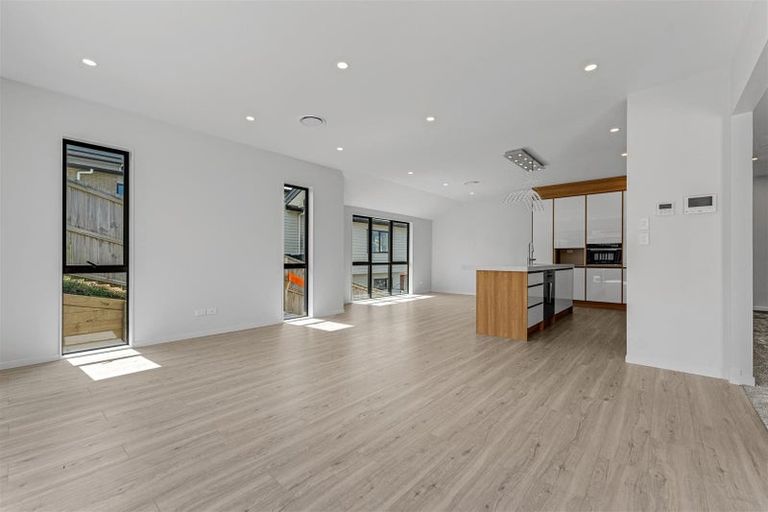 Photo of property in 59 Kirikiri Drive, Papakura, 2110