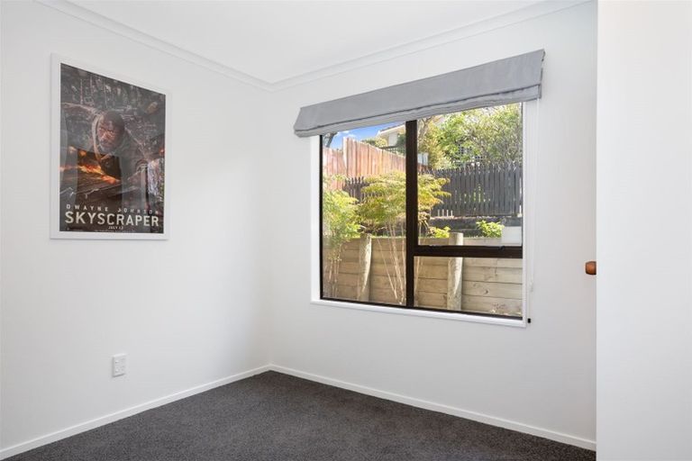 Photo of property in 10 Albatross Close, Whitby, Porirua, 5024