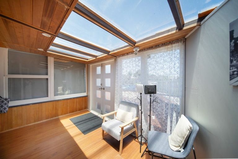 Photo of property in 9 Malcolm Place, Mangere East, Auckland, 2024