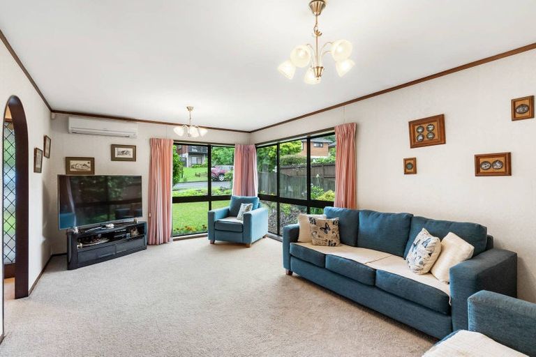 Photo of property in 15 Mark Edward Drive, Half Moon Bay, Auckland, 2012