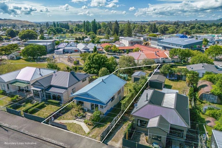 Photo of property in 49 Waverley Street, Waipawa, 4210