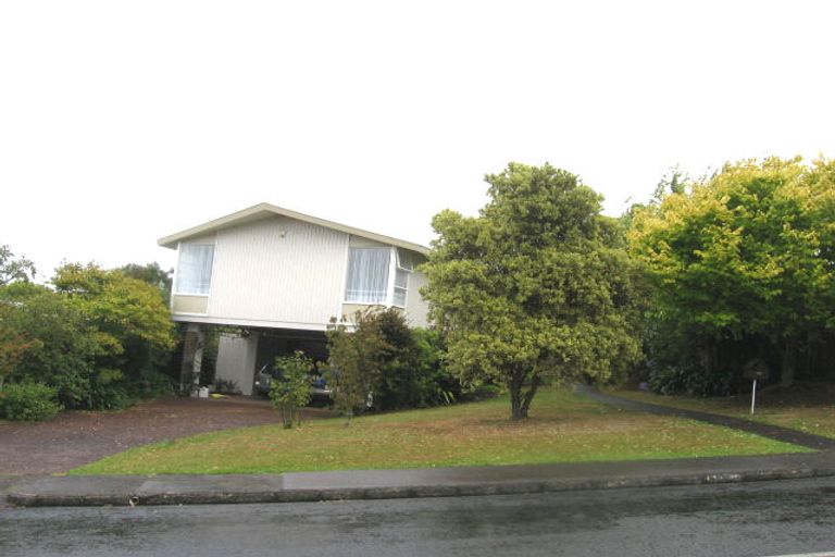 Photo of property in 100 Hillcrest Avenue, Hillcrest, Auckland, 0627