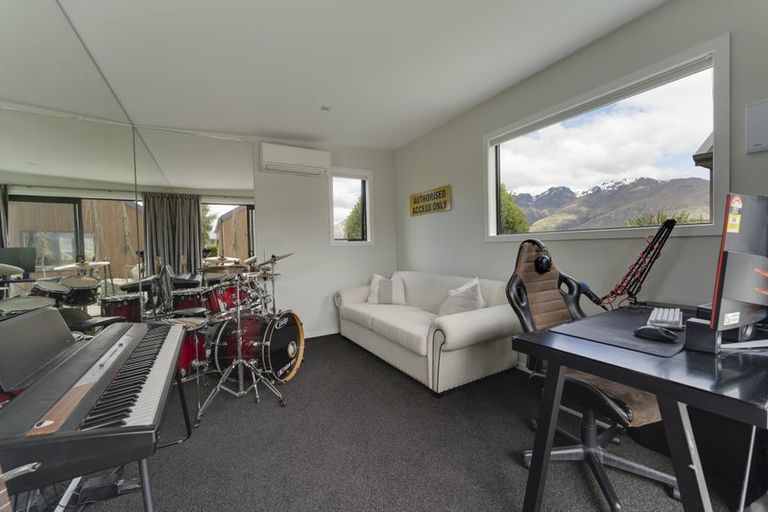 Photo of property in 55 Jacks Point Rise, Jacks Point, Queenstown, 9371