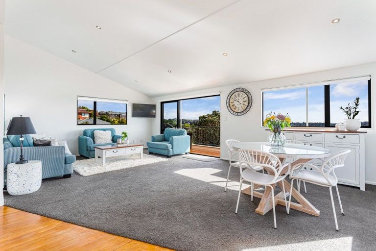 Photo of property in 589f East Coast Road, Browns Bay, Auckland, 0632