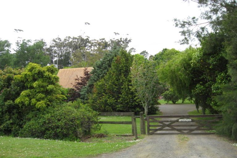 Photo of property in 30 Taha Road, Waimauku, 0881