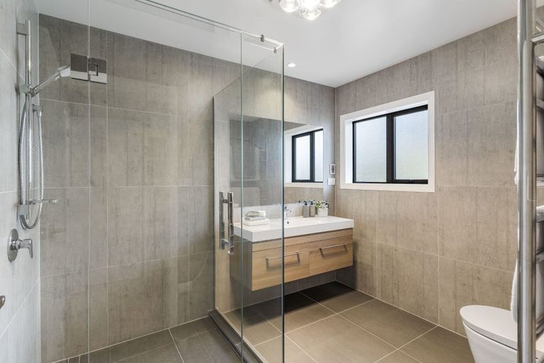 Photo of property in 16 Miller Rise, Silverdale, 0932