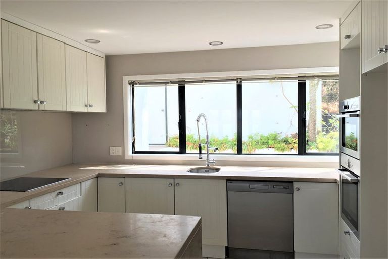 Photo of property in 7 Chatham Avenue, Paremoremo, Auckland, 0632