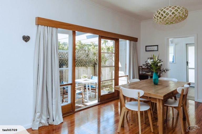 Photo of property in 84b The Esplanade, Westshore, Napier, 4110