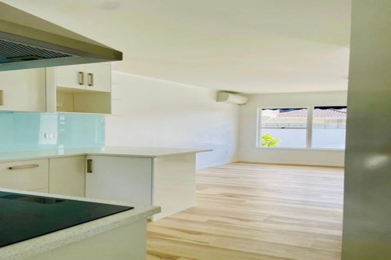 Photo of property in 3/32 Inverness Road, Browns Bay, Auckland, 0630