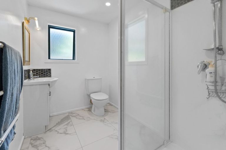 Photo of property in 860 Beach Road, Waiake, Auckland, 0630