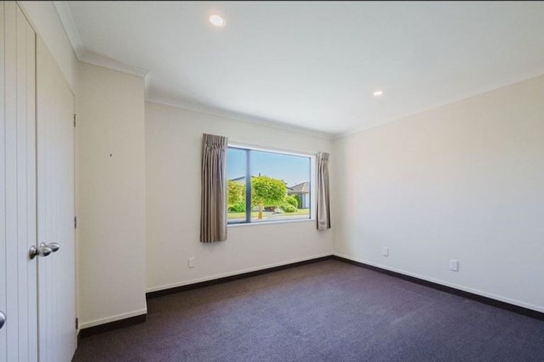 Photo of property in 22 Belgrove Place, Waipukurau, 4200