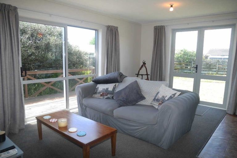 Photo of property in 48 Norfolk Crescent, Otaki Beach, Otaki, 5512