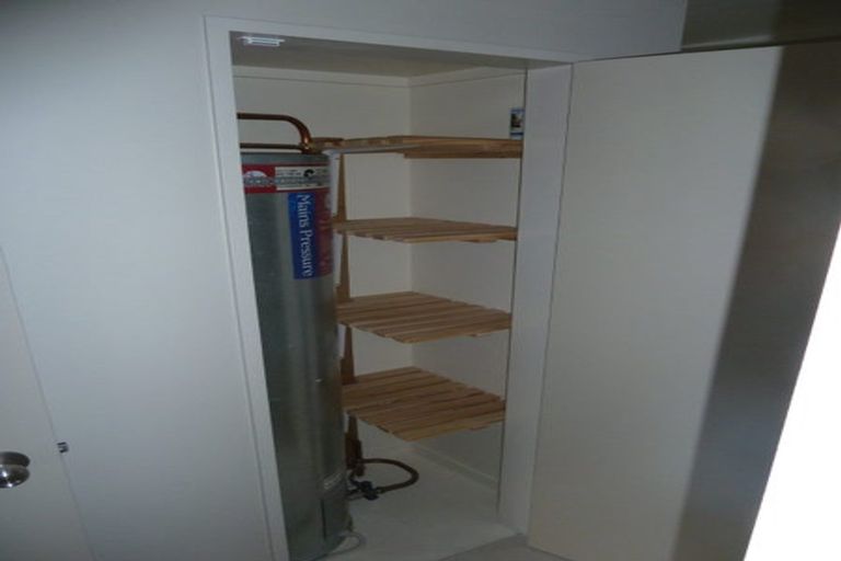 Photo of property in 68a Awaroa Road, Sunnyvale, Auckland, 0612