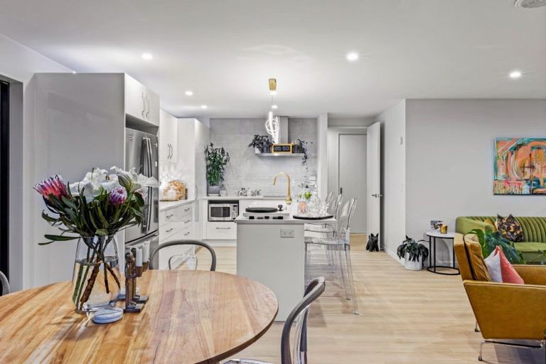 Photo of property in 10 Pendeen Crescent, Jacks Point, Queenstown, 9371