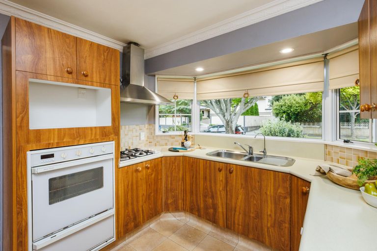 Photo of property in 9 Churchill Avenue, Hokowhitu, Palmerston North, 4410