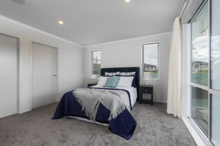 Photo of property in 2 Helenvale Crescent, Pokeno, 2402