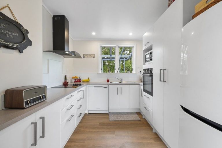 Photo of property in 23 Hennesey Road, Shannon, Palmerston North, 4474