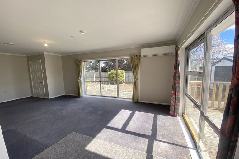 Photo of property in 5 Prestons Road, Redwood, Christchurch, 8051