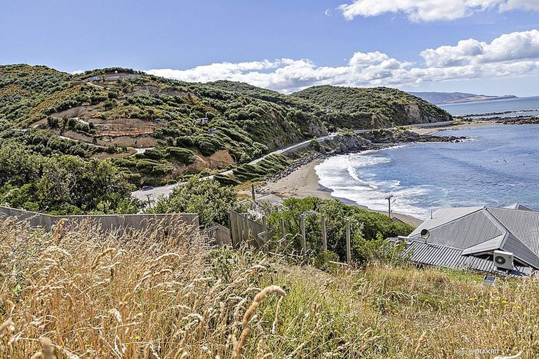 Photo of property in 98a The Esplanade, Houghton Bay, Wellington, 6023