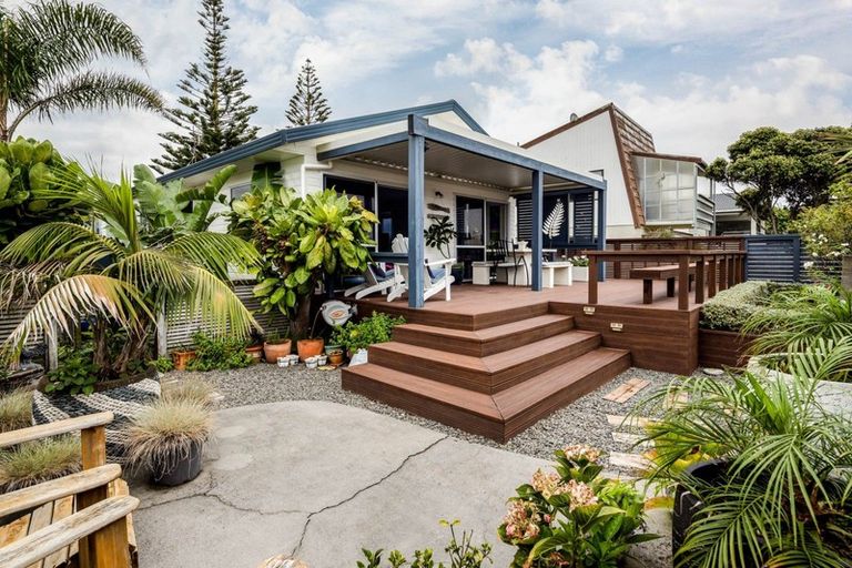 Photo of property in 48 Karewa Parade, Papamoa Beach, Papamoa, 3118