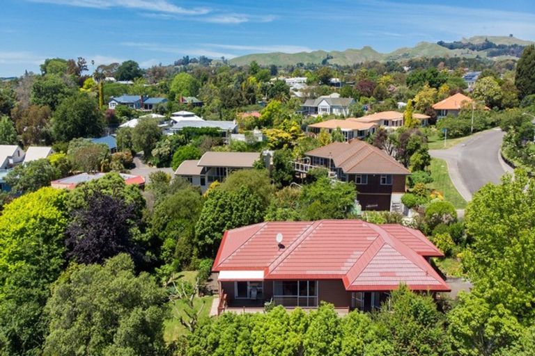 Photo of property in 31 Busby Hill, Havelock North, 4130