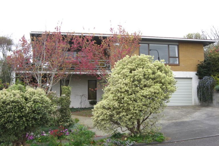 Photo of property in 13 Kellyville Heights, Merrilands, New Plymouth, 4312