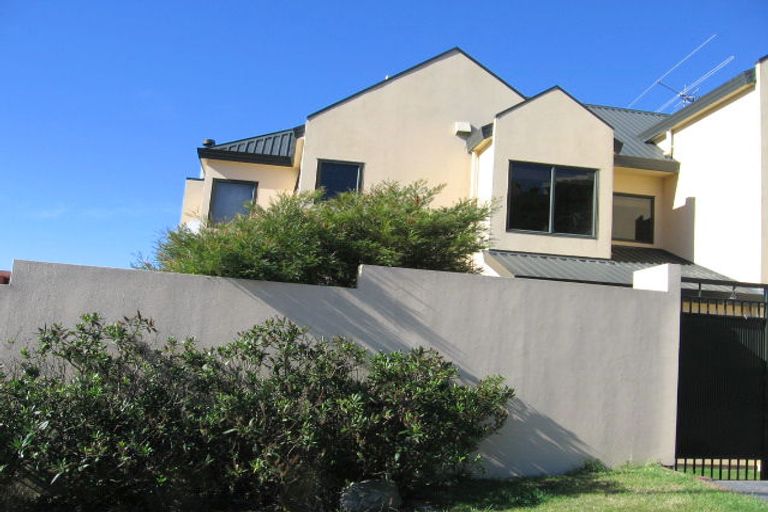 Photo of property in 18 Marjory Close, Broadmeadows, Wellington, 6035