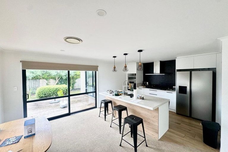 Photo of property in 65 Nobilo Road, Kumeu, 0810