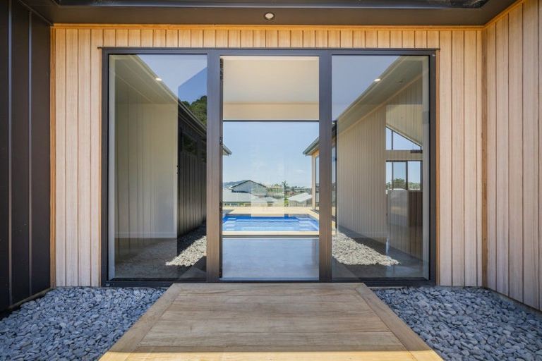 Photo of property in 8 Ian Hopper Way, Pauanui, 3579