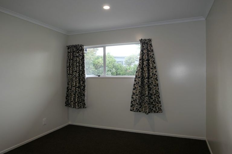 Photo of property in 11 Walton Avenue, Waikanae, 5036