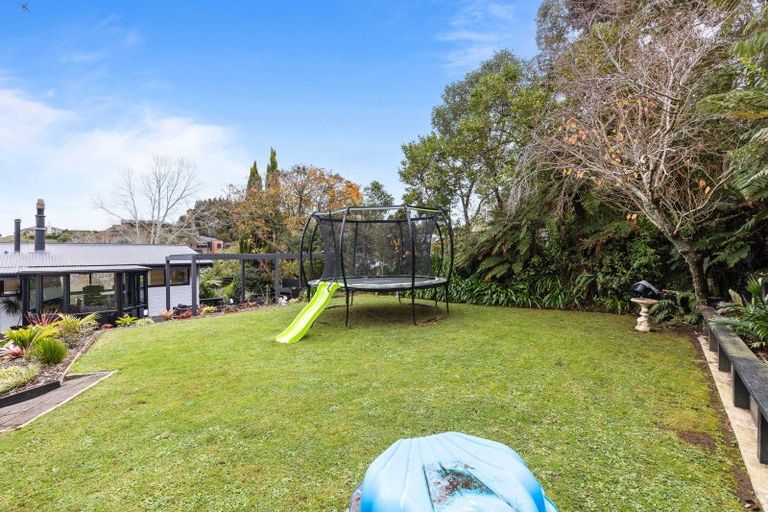 Photo of property in 87 Poplar Grove, Whalers Gate, New Plymouth, 4310