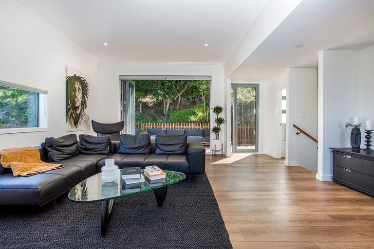 Photo of property in 8a Huka Road, Birkenhead, Auckland, 0626