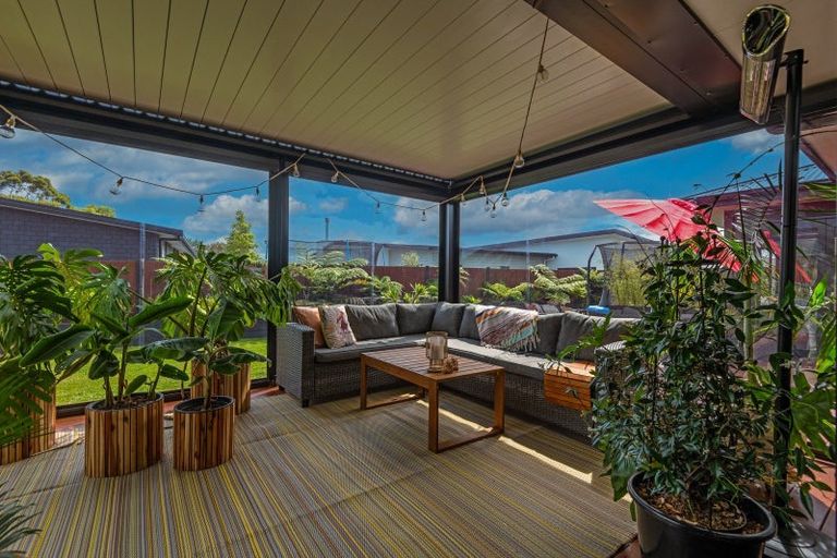 Photo of property in 6 Stratford Court, Fitzherbert, Palmerston North, 4410