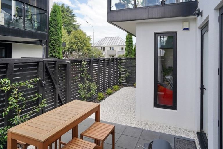 Photo of property in 4/275 Kilmore Street, Christchurch Central, Christchurch, 8011