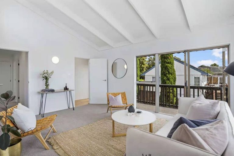 Photo of property in 1/125 Forrest Hill Road, Forrest Hill, Auckland, 0620