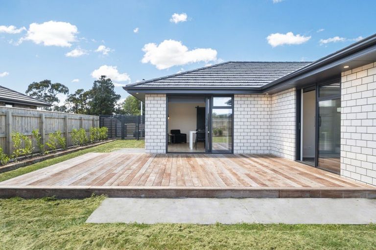 Photo of property in 17 Echo Place, Maewa, 4702