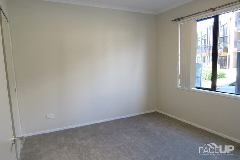 Photo of property in 58 Rangihina Road, Hobsonville, Auckland, 0616