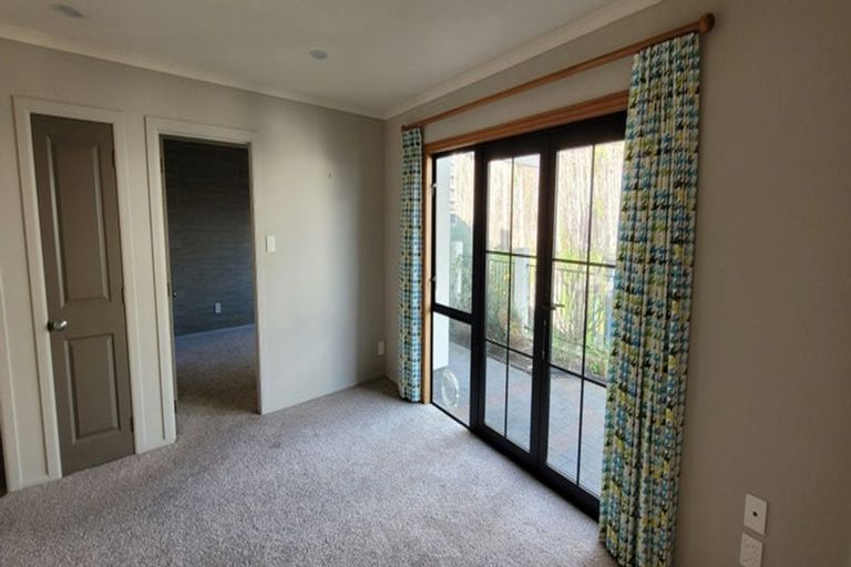 Photo of property in 85c Eliot Street, New Plymouth, 4310