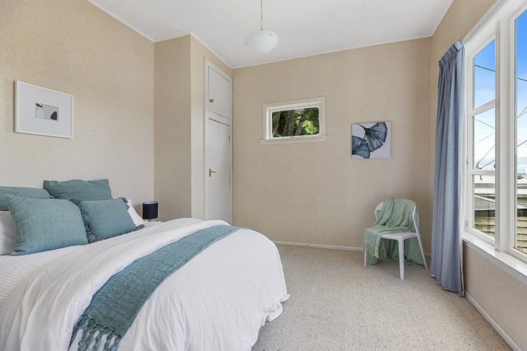 Photo of property in 33 Patanga Crescent, Thorndon, Wellington, 6011