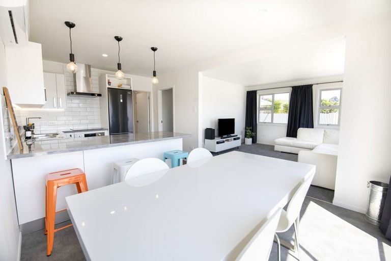 Photo of property in 23 Hinton Road, Taradale, Napier, 4112