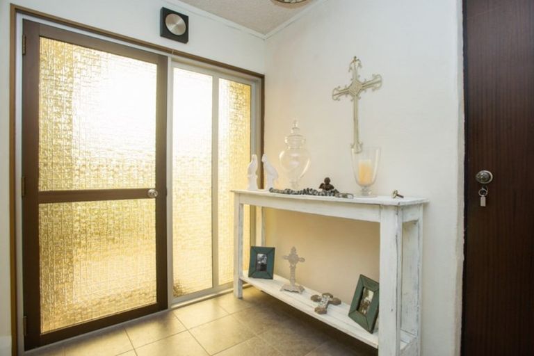 Photo of property in 2 Avenue Road, Greenmeadows, Napier, 4112