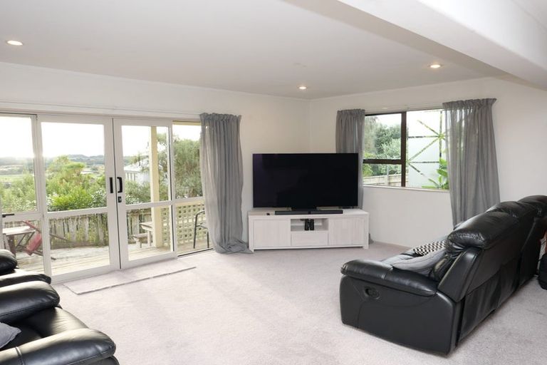 Photo of property in 67 Kotare Street, Waikanae, 5036