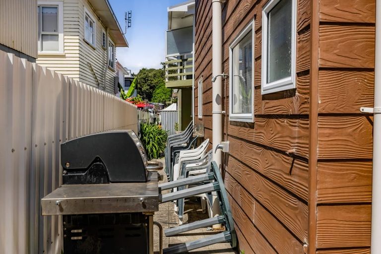 Photo of property in 120 Seventh Avenue, Urenui, 4377