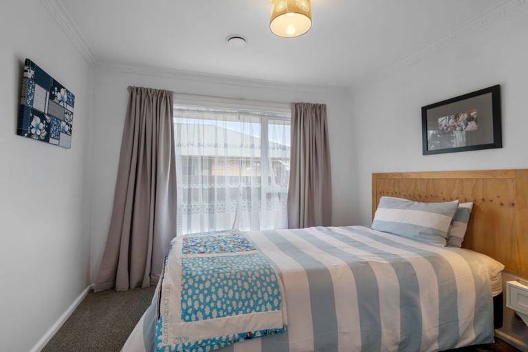 Photo of property in 42 Waratah Street, Avondale, Christchurch, 8061