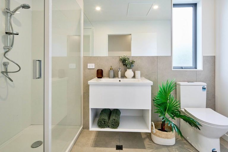 Photo of property in 90 Ara Paiwhenua, Tawa, Wellington, 5028