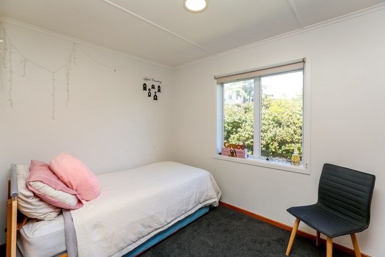 Photo of property in 31 Awanui Street, Merrilands, New Plymouth, 4312