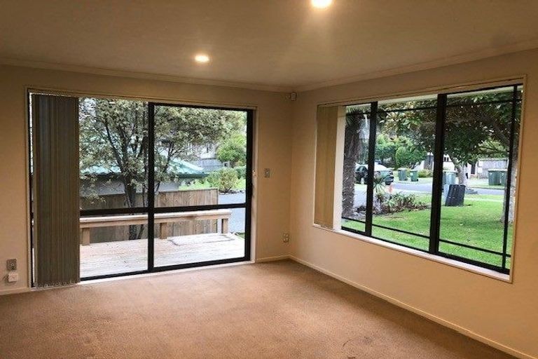 Photo of property in 26a Kinleith Way, Albany, Auckland, 0632